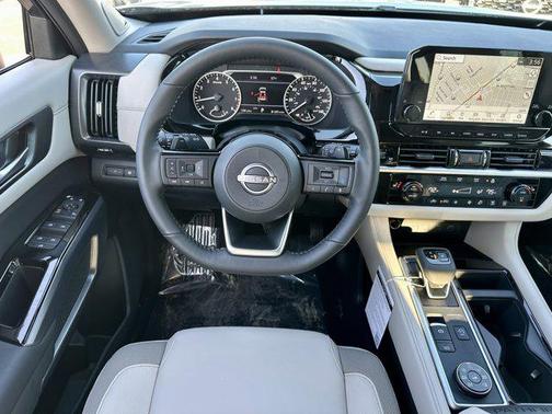 2025 Nissan Pathfinder SL 4WD