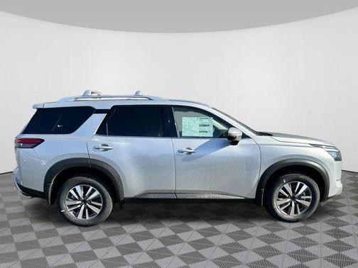2025 Nissan Pathfinder SL 4WD