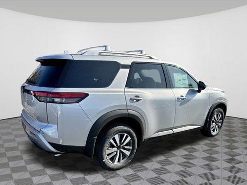 2025 Nissan Pathfinder SL 4WD