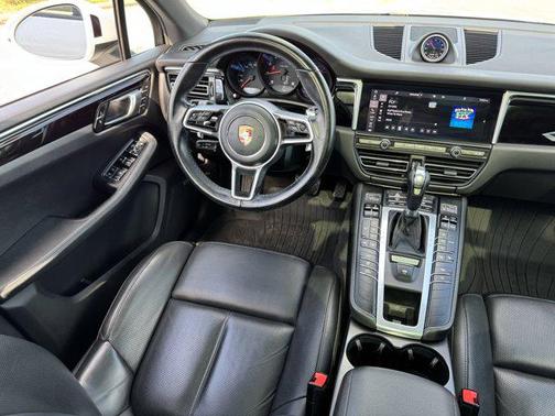 2020 Porsche Macan Base