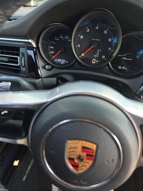 2020 Porsche Macan Base