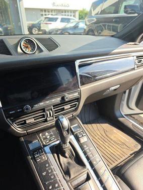 2020 Porsche Macan Base