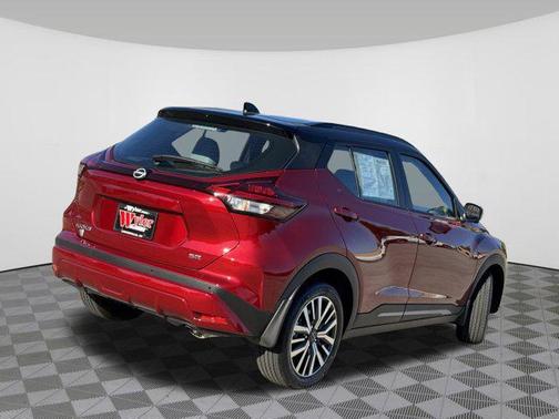 2023 Nissan Kicks SR