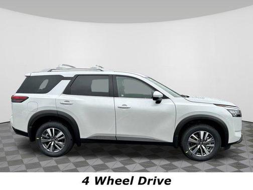 2025 Nissan Pathfinder SL 4WD