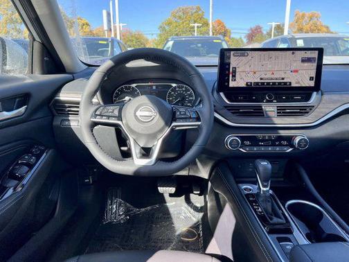 2025 Nissan Altima SL FWD