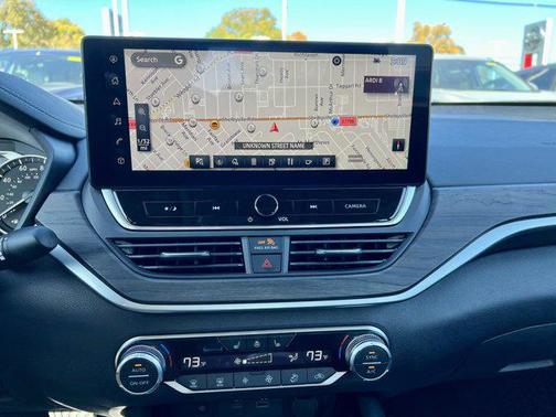 2025 Nissan Altima SL FWD