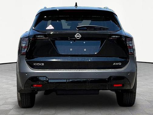 Super Black 2026 Nissan Kicks SV