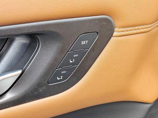 2025 Nissan Pathfinder Platinum 4WD