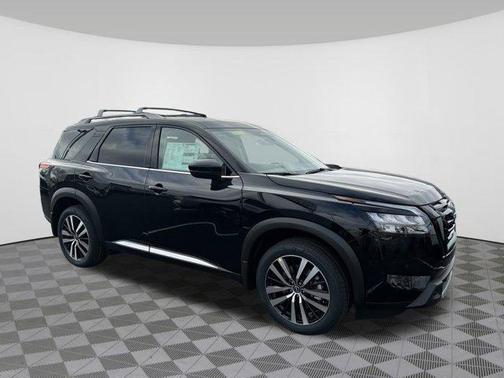 2025 Nissan Pathfinder Platinum 4WD