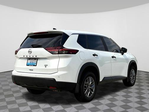 Everest White Pearl 2024 Nissan Rogue S
