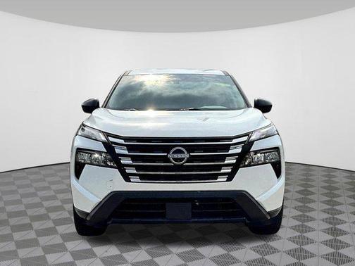 Everest White Pearl 2024 Nissan Rogue S