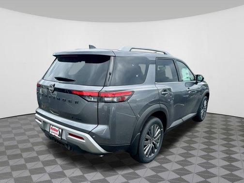 2025 Nissan Pathfinder SL 4WD