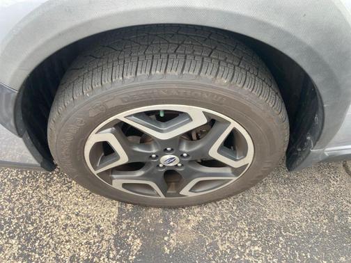 Ice Silver Metallic 2018 Subaru Crosstrek 2.0i Limited