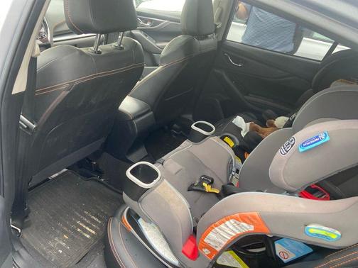Ice Silver Metallic 2018 Subaru Crosstrek 2.0i Limited