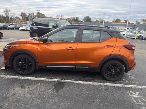 2023 Nissan Kicks SR