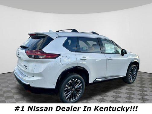 Everest White Pearl Tricoat 2026 Nissan Rogue Platinum