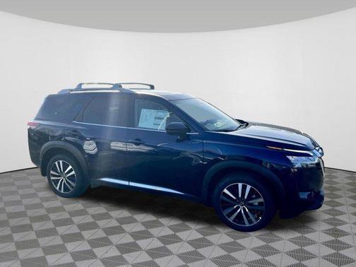 2025 Nissan Pathfinder Platinum 4WD