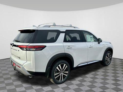 2025 Nissan Pathfinder Platinum 4WD