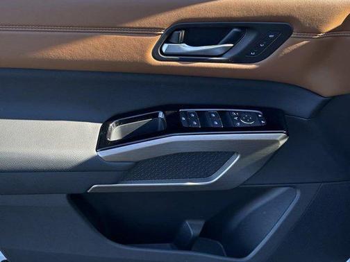 2025 Nissan Pathfinder Platinum 4WD