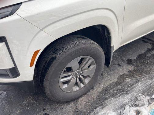 2025 Nissan Frontier SV