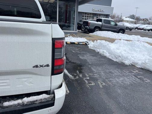 2025 Nissan Frontier SV