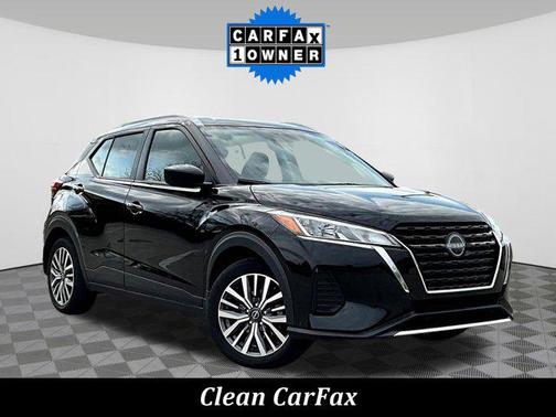 Super Black 2024 Nissan Kicks SV