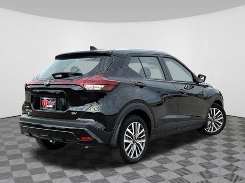 Super Black 2024 Nissan Kicks SV