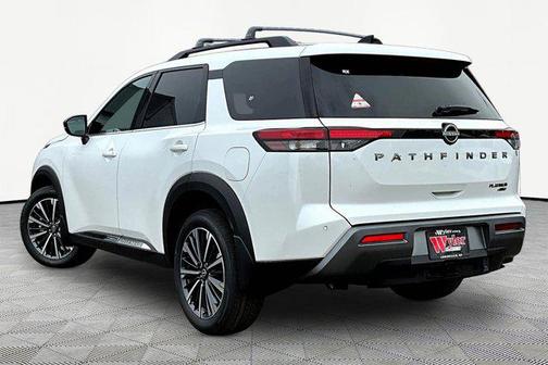 Everest White Pearl Tricoat 2026 Nissan Pathfinder Platinum
