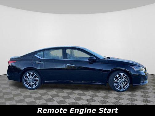 2025 Nissan Altima SL FWD