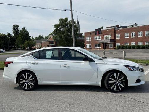 2021 Nissan Altima SR VC-Turbo FWD