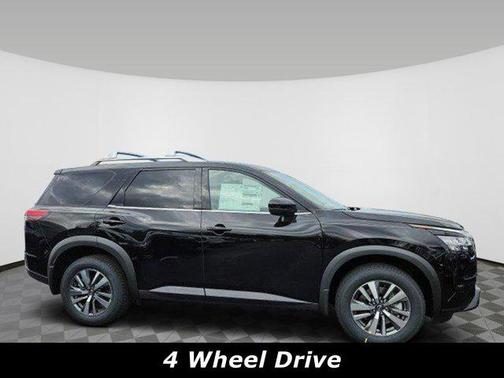 2025 Nissan Pathfinder SL 4WD