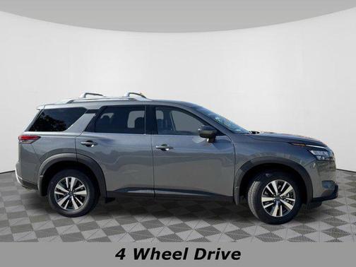 2025 Nissan Pathfinder SL 4WD