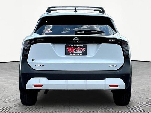 Fresh Powder 2026 Nissan Kicks SV