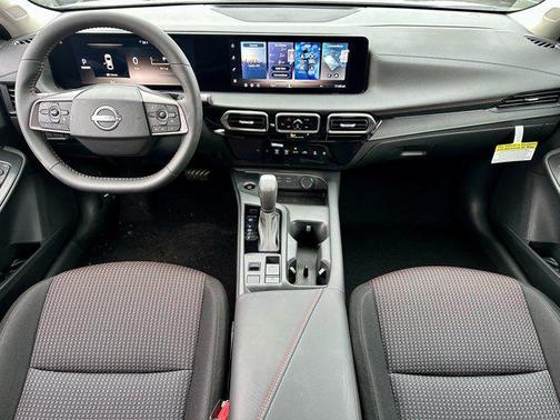 Aspen White Tricoat/Super Black 2026 Nissan Sentra SR