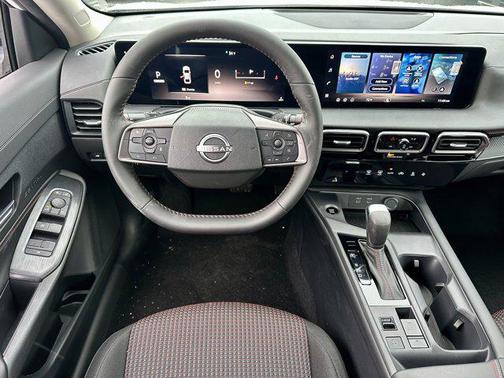 Aspen White Tricoat/Super Black 2026 Nissan Sentra SR