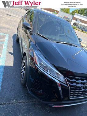 Super Black 2024 Nissan Kicks S