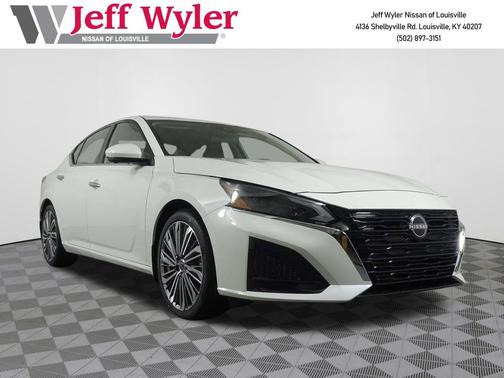 Pearl White Tricoat 2025 Nissan Altima SL FWD