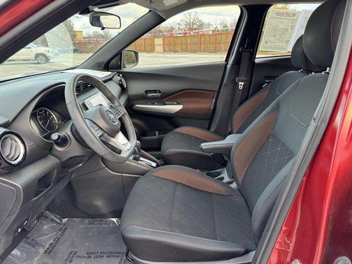 2020 Nissan Kicks SR