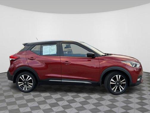 2020 Nissan Kicks SR