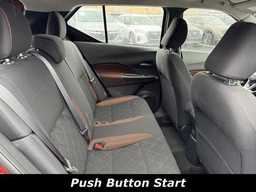 2020 Nissan Kicks SR