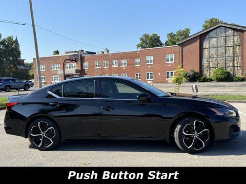 2023 Nissan Altima SR FWD