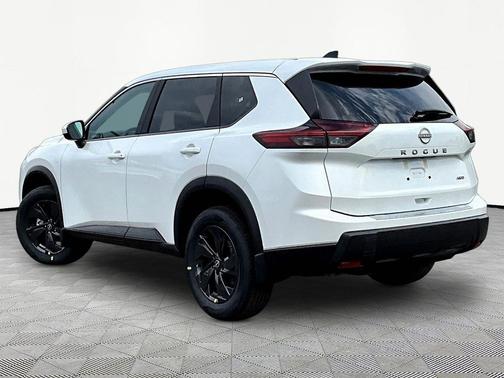 Everest White Pearl Tricoat 2026 Nissan Rogue SV