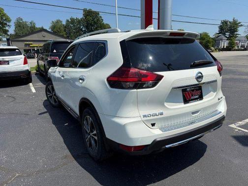 2017 Nissan Rogue SL