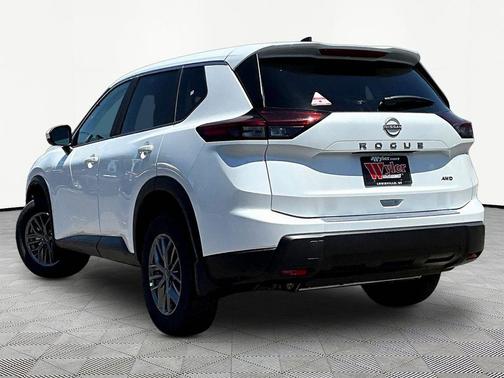 Everest White Pearl Tricoat 2026 Nissan Rogue SV