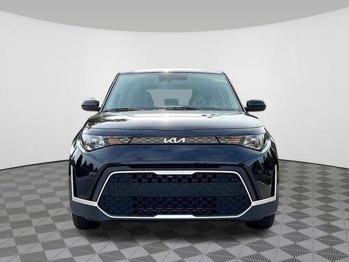 Fusion Black 2025 Kia Soul LX