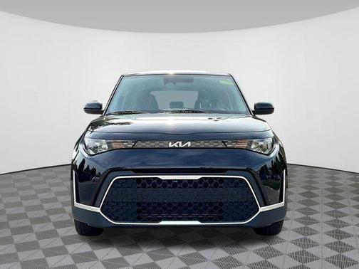 Fusion Black 2025 Kia Soul LX