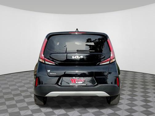 Fusion Black 2025 Kia Soul LX