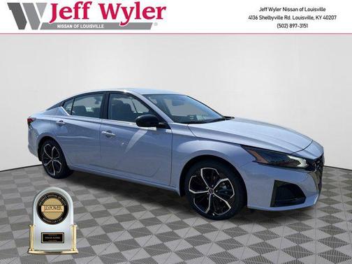 2025 Nissan Altima SR FWD