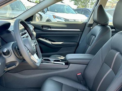 2025 Nissan Altima SR FWD