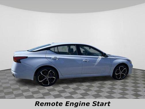 2025 Nissan Altima SR FWD